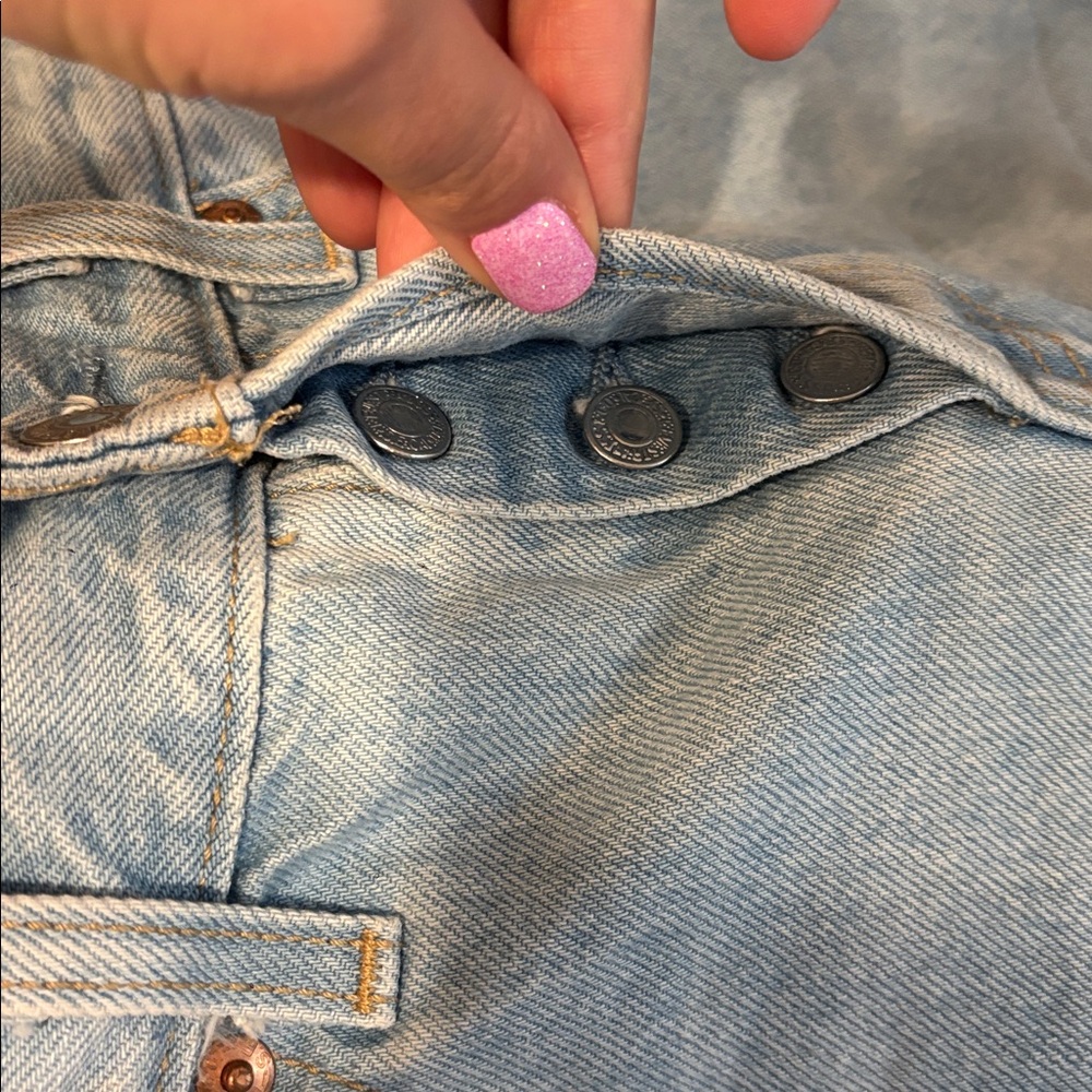 Levis Sz 23 Wedgie Shorts Light Denim Jeans Summer Button Fly - Picture 9 of 10